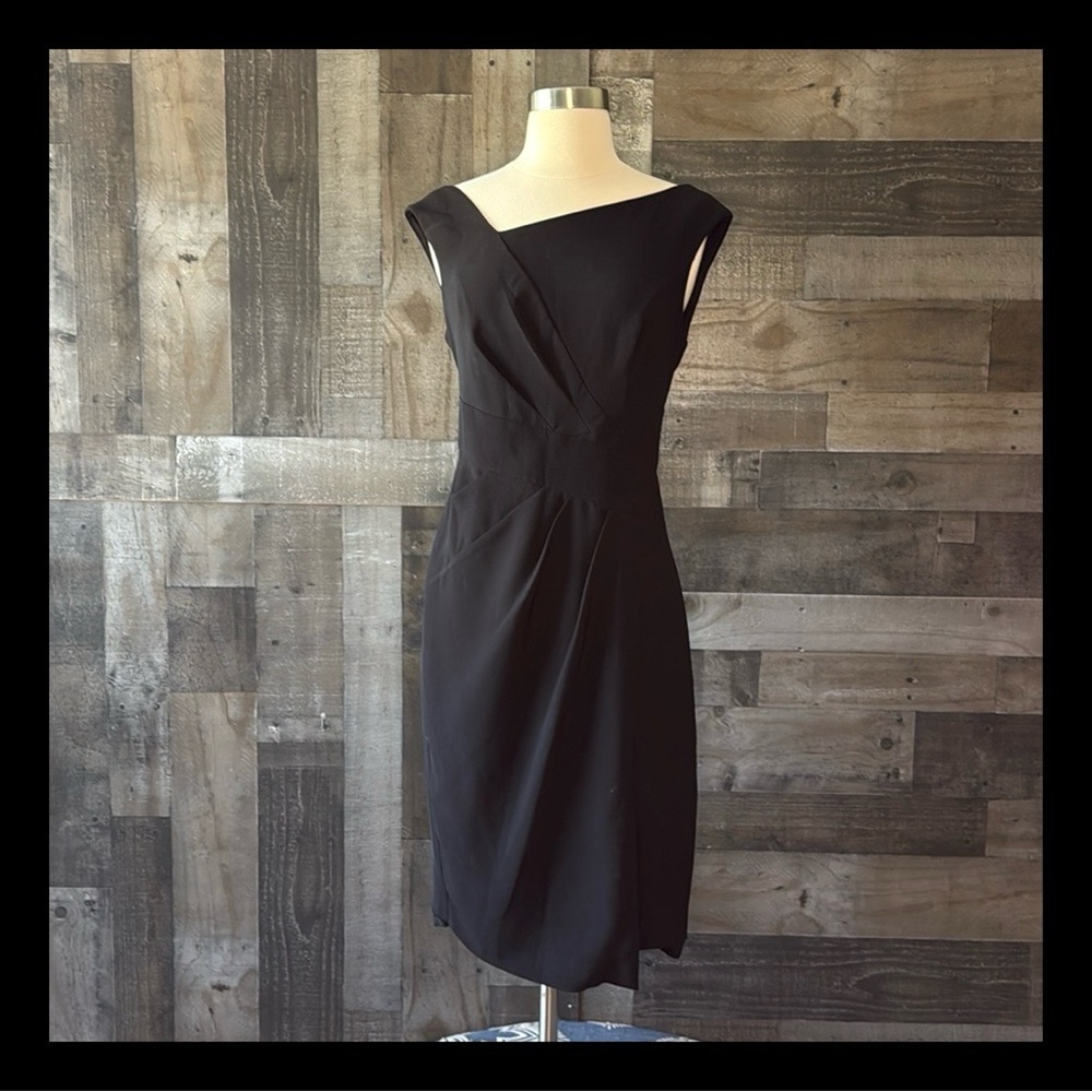 White House Black Market dress size 2 minimalist business casual dark feminine